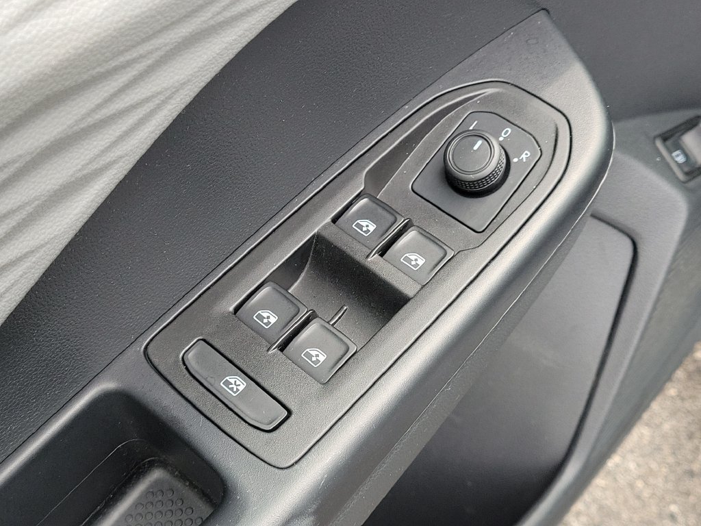 Used 2023 Volkswagen Taos S FWD image 17
