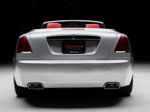 Used 2017 Rolls-Royce Dawn RWD image 30