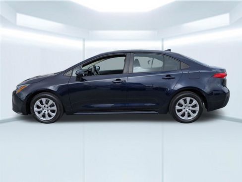 Used 2023 Toyota Corolla LE image 12