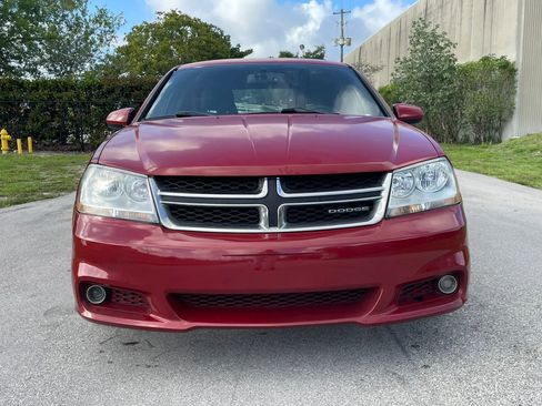 Used 2011 Dodge Avenger image 3