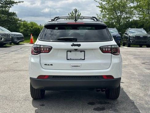 Used 2022 Jeep Compass Latitude w/ Sun and Sound Group AWD/4WD image 6