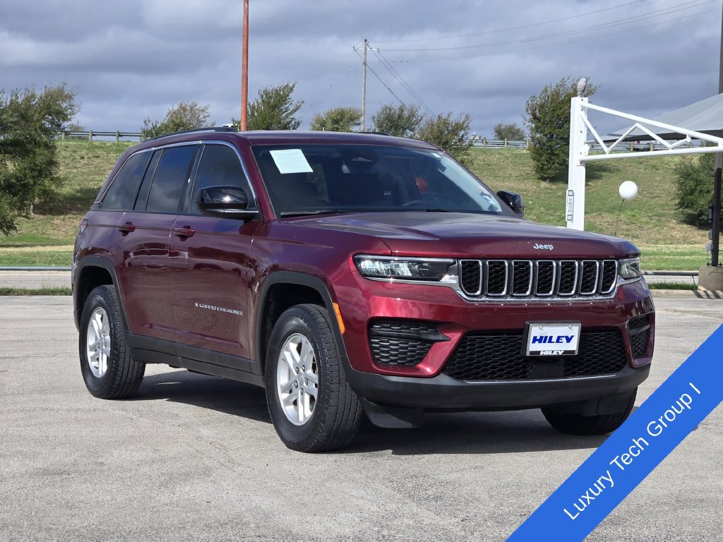 Used 2023 Jeep Grand Cherokee Laredo w/ Luxury Tech Group I AWD/4WD image 3