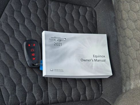 Used 2021 Chevrolet Equinox LT image 12