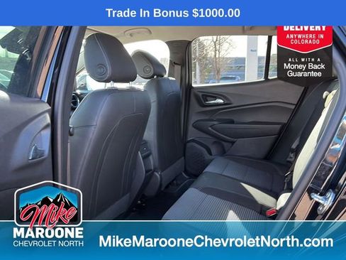 Used 2025 Chevrolet Trax LT w/ LT Convenience Package image 13