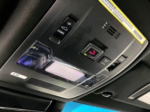 Used 2025 Lexus ES 350 w/ Premium Package image 34