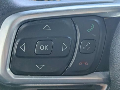 Used 2022 Jeep Wrangler Unlimited Sahara AWD/4WD image 24