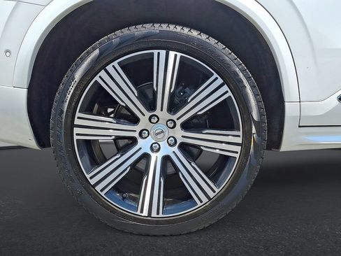 Certified 2025 Volvo XC90 T8 Ultra w/ Protection Package Premier AWD/4WD image 33