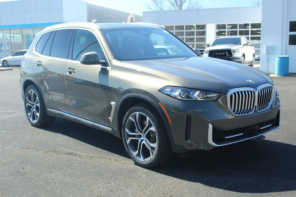 Used 2026 BMW X5 xDrive40i AWD/4WD image 1