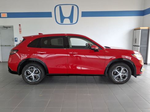 Certified 2024 Honda HR-V EX-L image 4