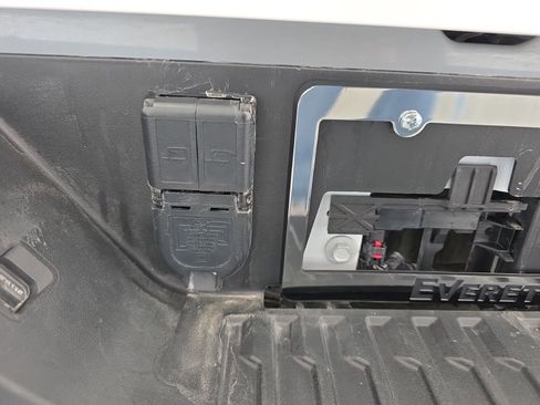 Used 2023 GMC Sierra 1500 Denali Ultimate image 18