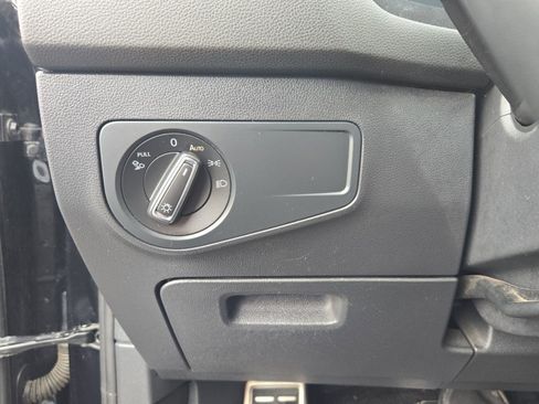 Used 2023 Volkswagen Tiguan SEL R-Line image 25