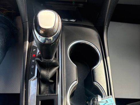 Used 2019 Chevrolet Equinox Premier FWD image 24