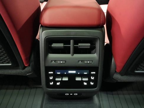 Used 2025 Porsche Macan Electric image 24