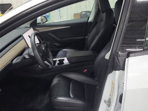 Used 2023 Tesla Model 3 Standard Range RWD image 5