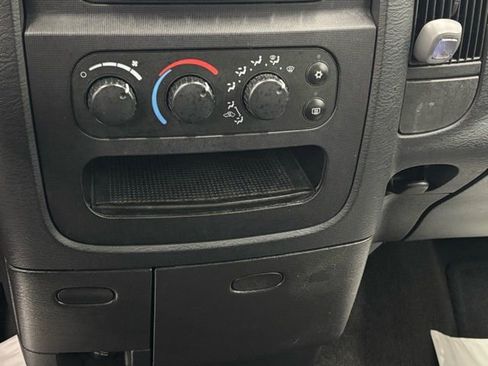Used 2005 Dodge Ram 1500 Truck SLT image 21