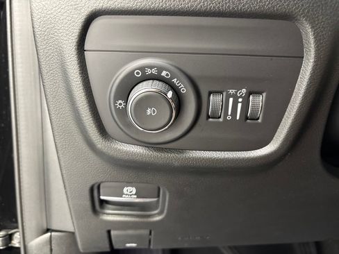 Used 2021 Jeep Grand Cherokee L Summit w/ Advanced Protech Group IV AWD/4WD image 58