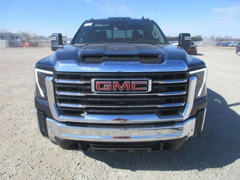 New 2026 GMC Sierra 2500 SLE w/ SLE Value Package; AWD/4WD image 11