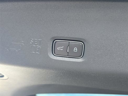 New 2026 Lincoln Navigator Reserve AWD/4WD image 24