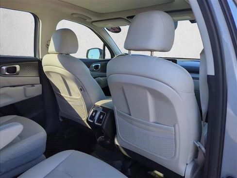 Used 2022 Kia Sorento SX image 19