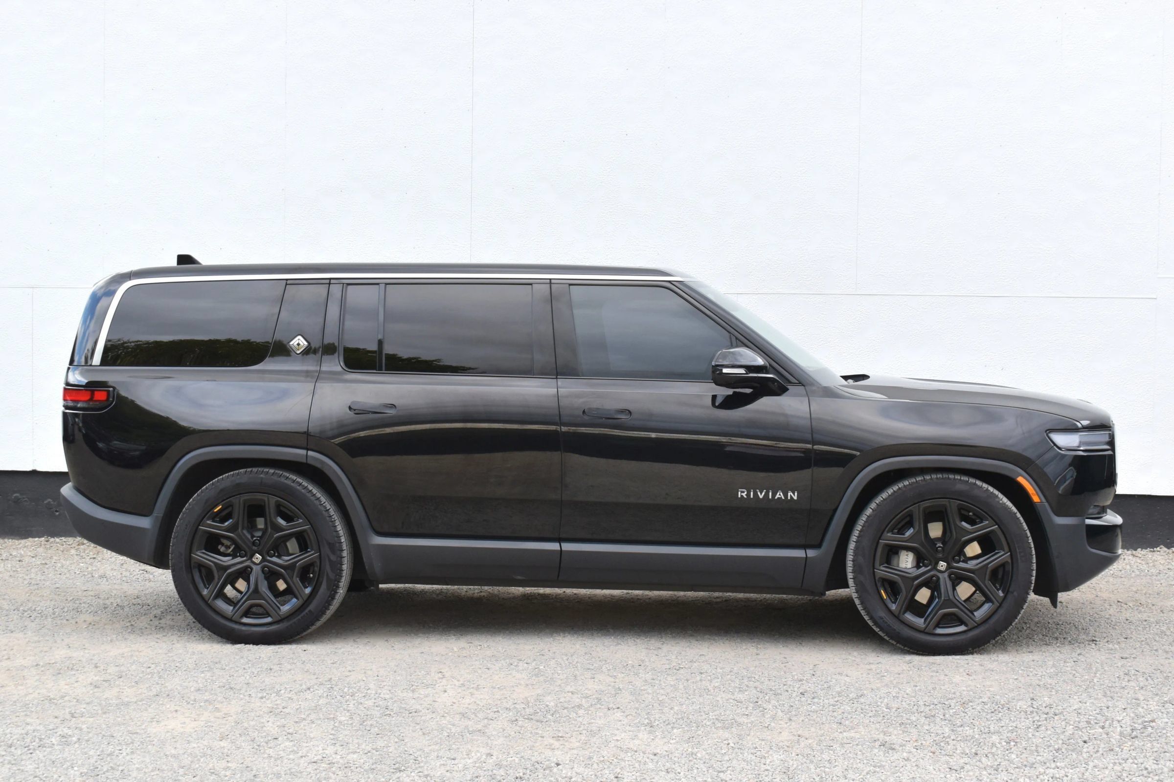 Used 2025 Rivian R1S Adventure Dual AWD/4WD image 6