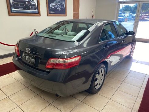 Used 2009 Toyota Camry LE FWD image 6