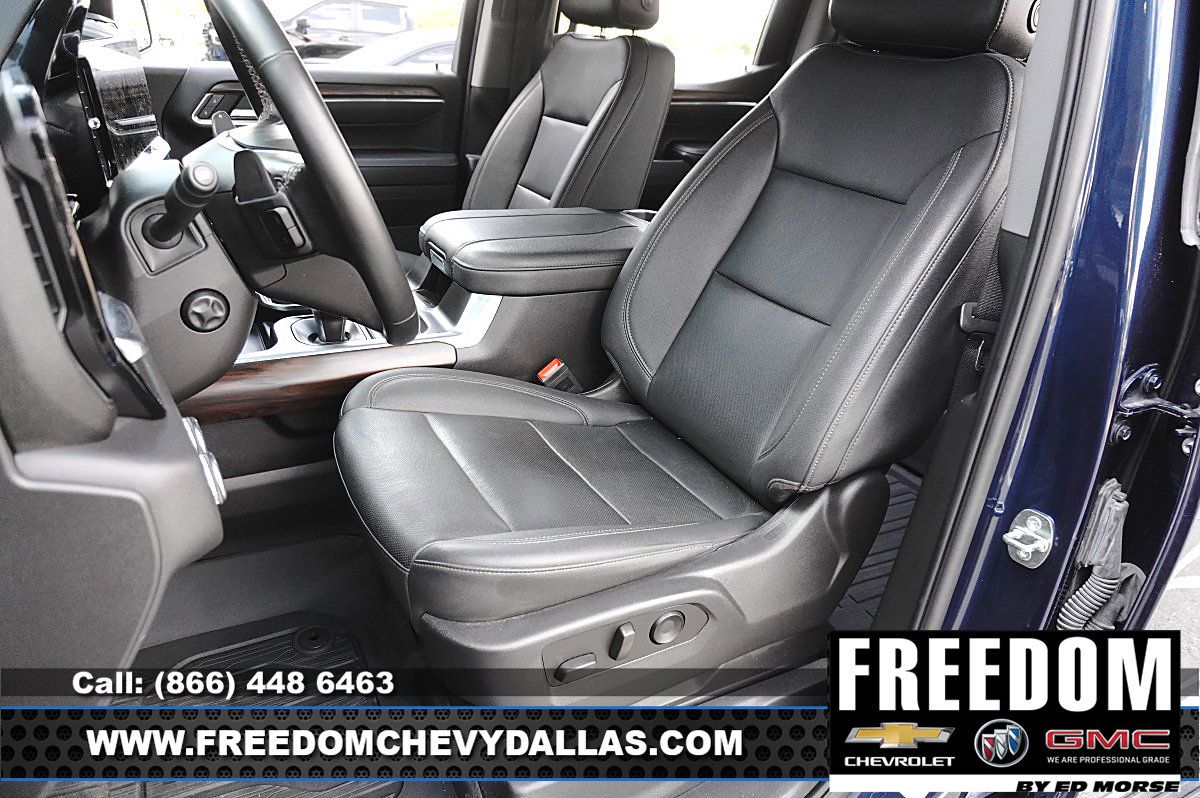 Used 2023 GMC Acadia SLE w/ Driver Convenience Package FWD image 9