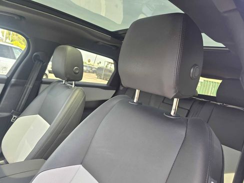 Used 2026 Land Rover Range Rover Velar Dynamic SE AWD/4WD image 24
