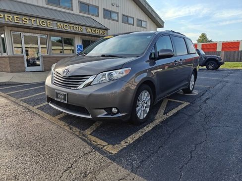 Used 2015 Toyota Sienna XLE AWD/4WD image 1