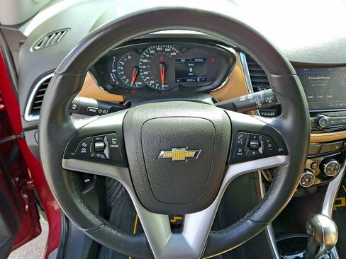 Used 2020 Chevrolet Trax Premier AWD/4WD image 16