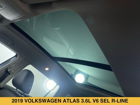 Used 2019 Volkswagen Atlas SEL R-Line AWD/4WD image 11