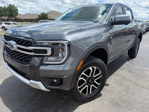 Used 2026 Ford Ranger Lariat w/ FX4 Off-Road Package AWD/4WD image 2