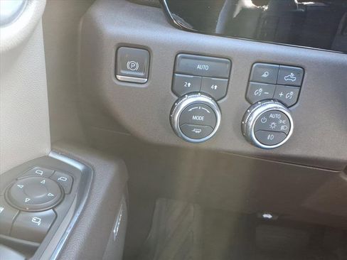Used 2023 GMC Sierra 1500 SLT w/ SLT Premium Plus Package image 29