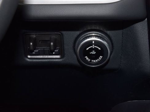New 2026 Lincoln Navigator Reserve AWD/4WD image 32