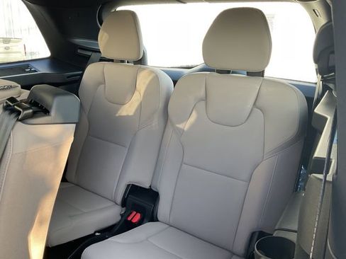 New 2026 Volvo XC90 B5 Plus w/ Protection Package Premier AWD/4WD image 19