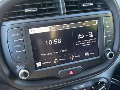 Used 2025 Kia Soul LX w/ LX Technology Package FWD image 20