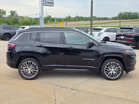 Certified 2022 Jeep Compass Limited w/ Elite Group AWD/4WD image 9