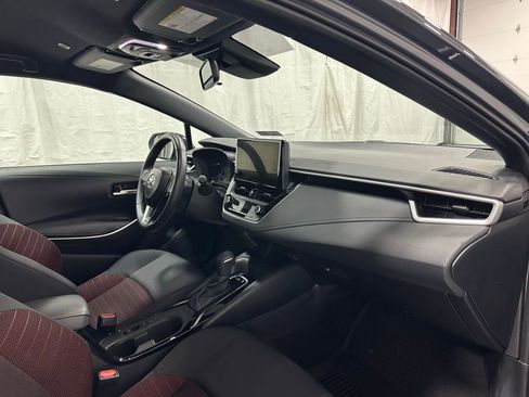 Used 2025 Toyota Corolla SE image 58