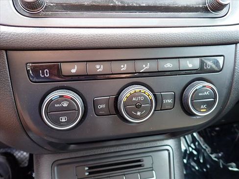 Used 2017 Volkswagen Tiguan Sport FWD image 24