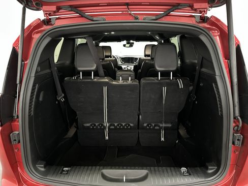 Used 2025 Chrysler Pacifica Select FWD image 14