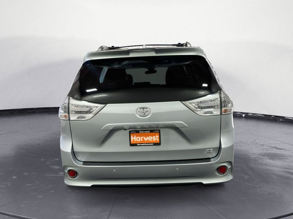 Used 2019 Toyota Sienna SE w/ SE Preferred Package AWD/4WD image 16