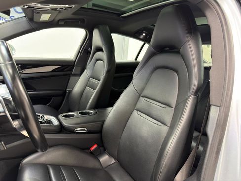 Used 2018 Porsche Panamera 4 image 11