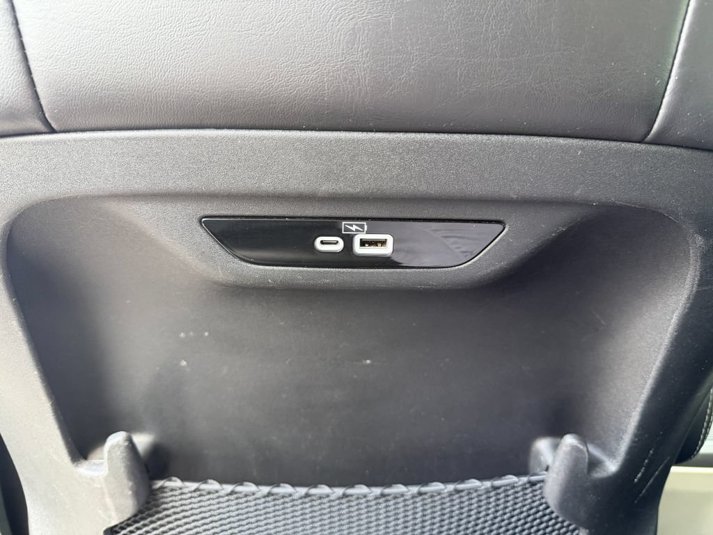 Used 2023 Chrysler Pacifica Touring-L FWD image 37