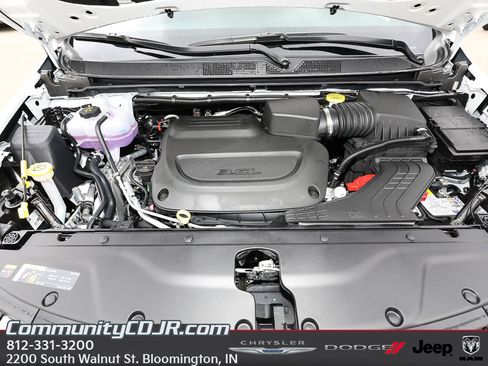 New 2026 Chrysler Pacifica Select AWD/4WD image 17