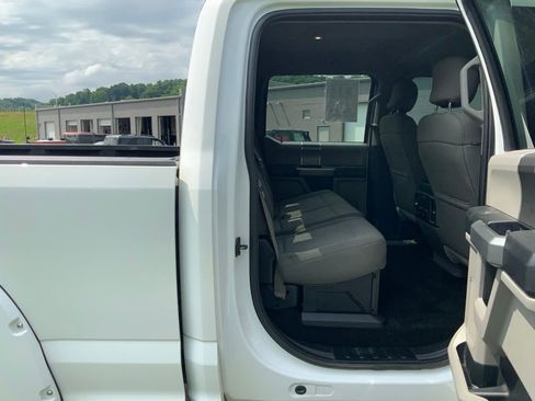 Used 2017 Ford F250 XLT w/ XLT Premium Package AWD/4WD image 24