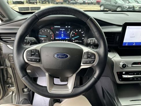 Used 2020 Ford Explorer XLT w/ Comfort Package image 14
