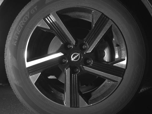 Used 2025 Nissan Sentra SV FWD image 13