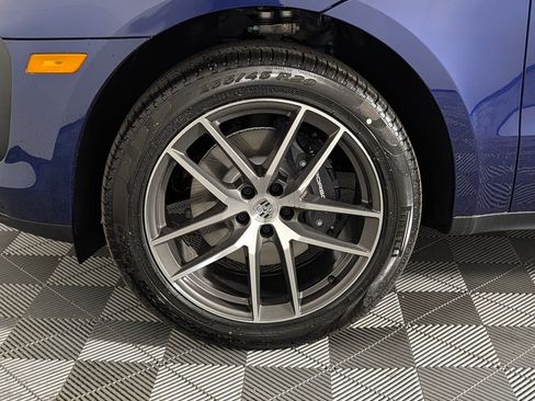 New 2026 Porsche Macan AWD/4WD image 11