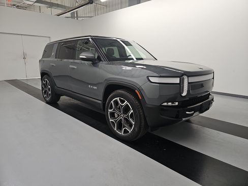 Used 2024 Rivian R1S Adventure AWD/4WD image 7