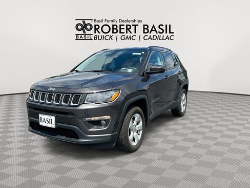 Used 2018 Jeep Compass Latitude w/ Popular Equipment Group AWD/4WD image 4