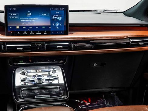 Used 2022 Lincoln Nautilus Reserve image 17